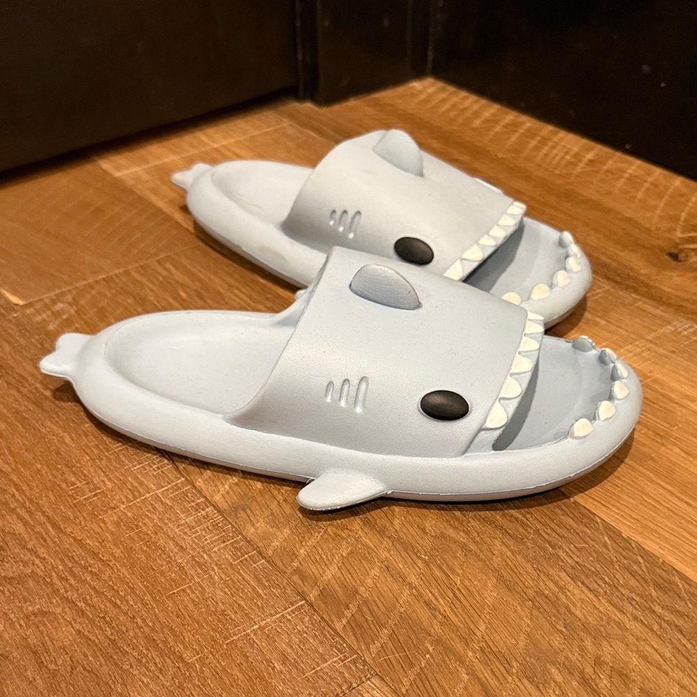 Women's Shark Slide Sandals - Light Blue